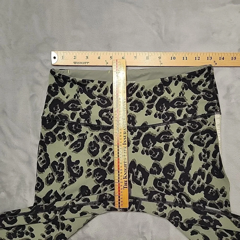 Victoria Sport Tight Womens M Green Knockout Leopard Print Side Stripe Gym Wear